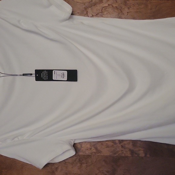 Fashion Nova White Asymmetrical Top NWT - Picture 4 of 6